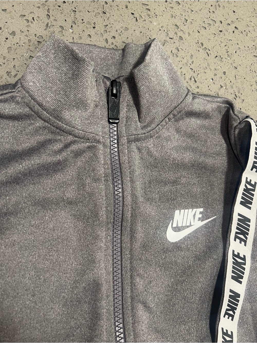 Nike Kids Gray Logo Track Jacket & Joggers Set size 5 - Picture 4 of 14